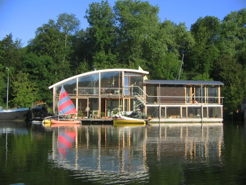 houseboat-021.jpg